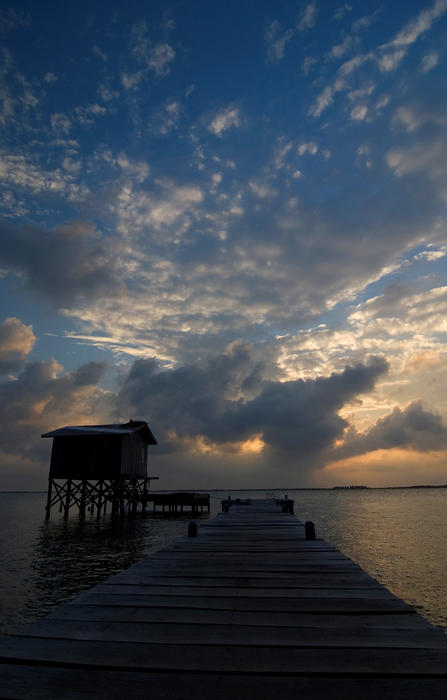 Sunrise in the caribbean, Tobacco Caye, Belize